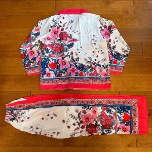 Florals printed scratched silks pajamas set